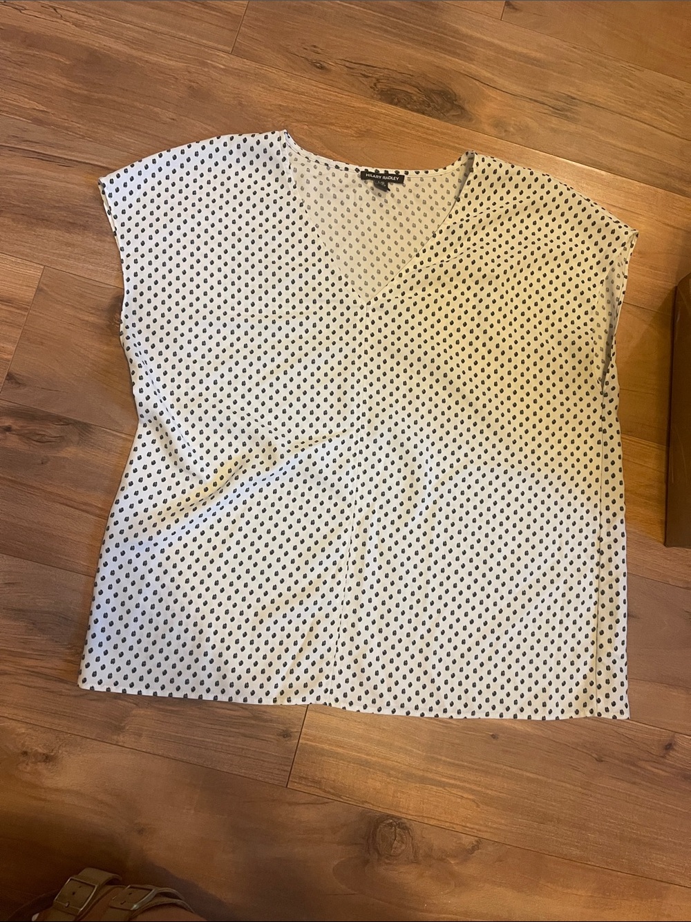 Cap sleeve V-Neck Polka Dot Top - White/Black
